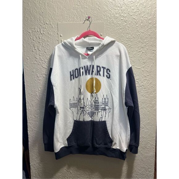 Harry Potter Hogwarts Pullover Hoodie Woman’s Size XL - Picture 1 of 8